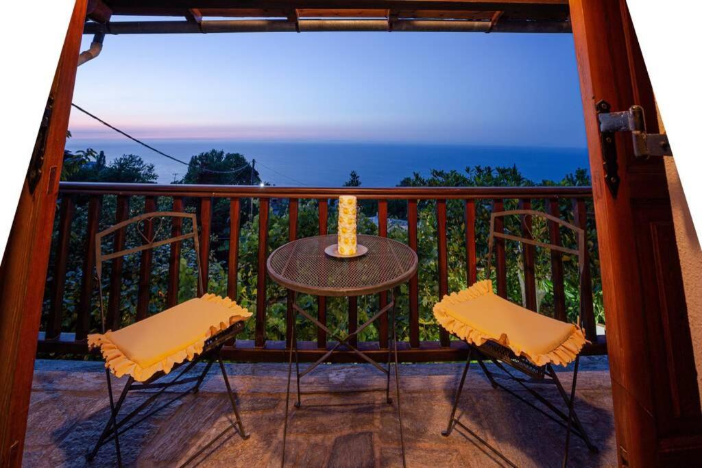 Deja Blue Villa Mourésion Buitenkant foto